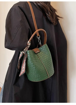 Bolso bandolera cilíndrico de piel sintética para mujer, bolso de hombro de mano de nuevo estilo a la moda, bolso tipo cubo para ir al trabajo de gran capacidad