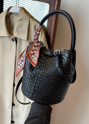 Bolso bandolera cilíndrico de piel sintética para mujer, bolso de hombro de mano de nuevo estilo a la moda, bolso tipo cubo para ir al trabajo de gran capacidad