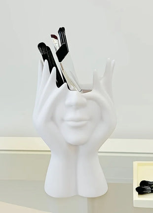 El organizador de maquillaje es liviano, portátil y perfecto para uso en escritorio y baño, almacenamiento de brochas y cosméticos.